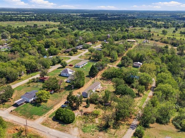 201 Delaware Avenue , Ramona, OK 74061