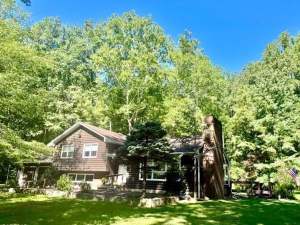 56 Sawmill Rd, Tewksbury, NJ 08833