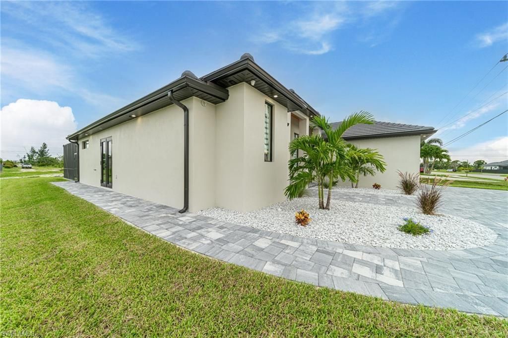 209 Chiquita Blvd N, Cape Coral, FL 33993 Photo