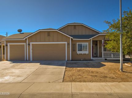 654 Canary Circle, Fernley, NV 89408 Photo