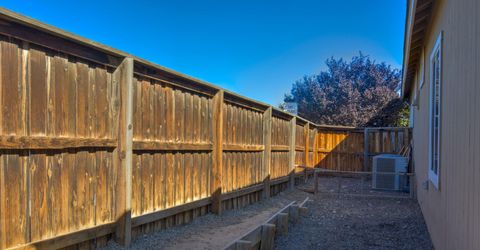 654 Canary Circle, Fernley, NV 89408 Photo
