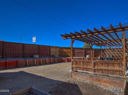 654 Canary Circle, Fernley, NV 89408 Photo