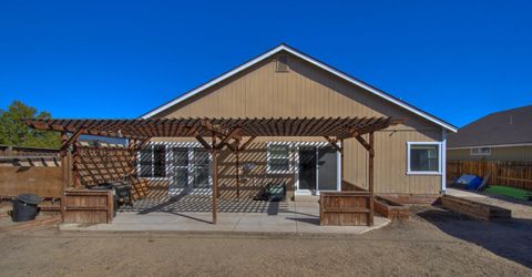 654 Canary Circle, Fernley, NV 89408 Photo