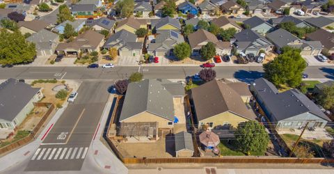 654 Canary Circle, Fernley, NV 89408 Photo