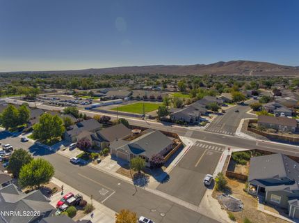 654 Canary Circle, Fernley, NV 89408 Photo