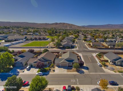 654 Canary Circle, Fernley, NV 89408 Photo
