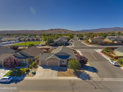 654 Canary Circle, Fernley, NV 89408 Photo