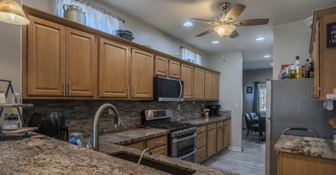 654 Canary Circle, Fernley, NV 89408 Photo