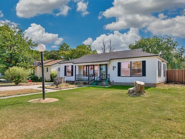 1206 N Morris Street, Gainesville, TX 76240