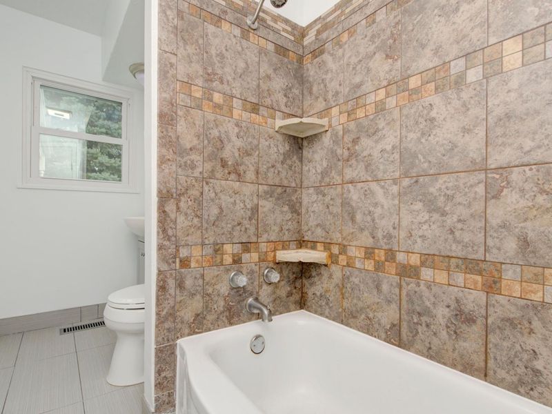 5130 Edgeview Road, Columbus, OH 43207 Photo 16