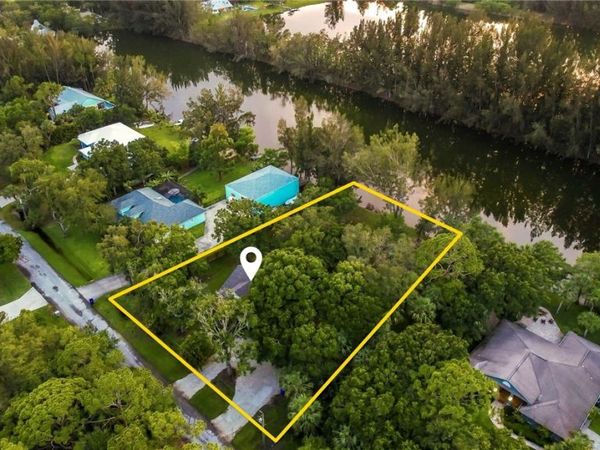 4235 70th Avenue, Vero Beach, FL 32967