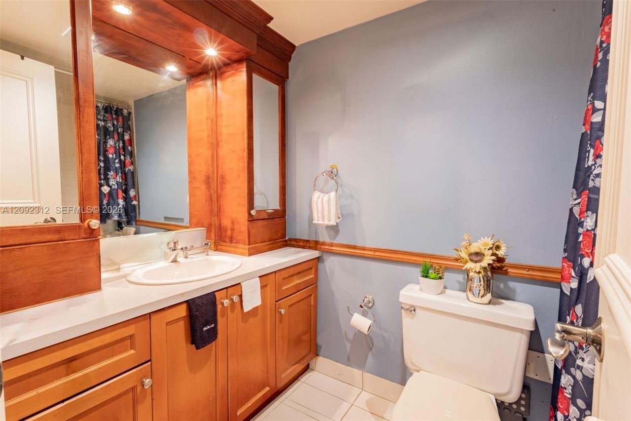 11111 Biscayne Blvd, Unit 6B, Miami, FL 33181 Photo