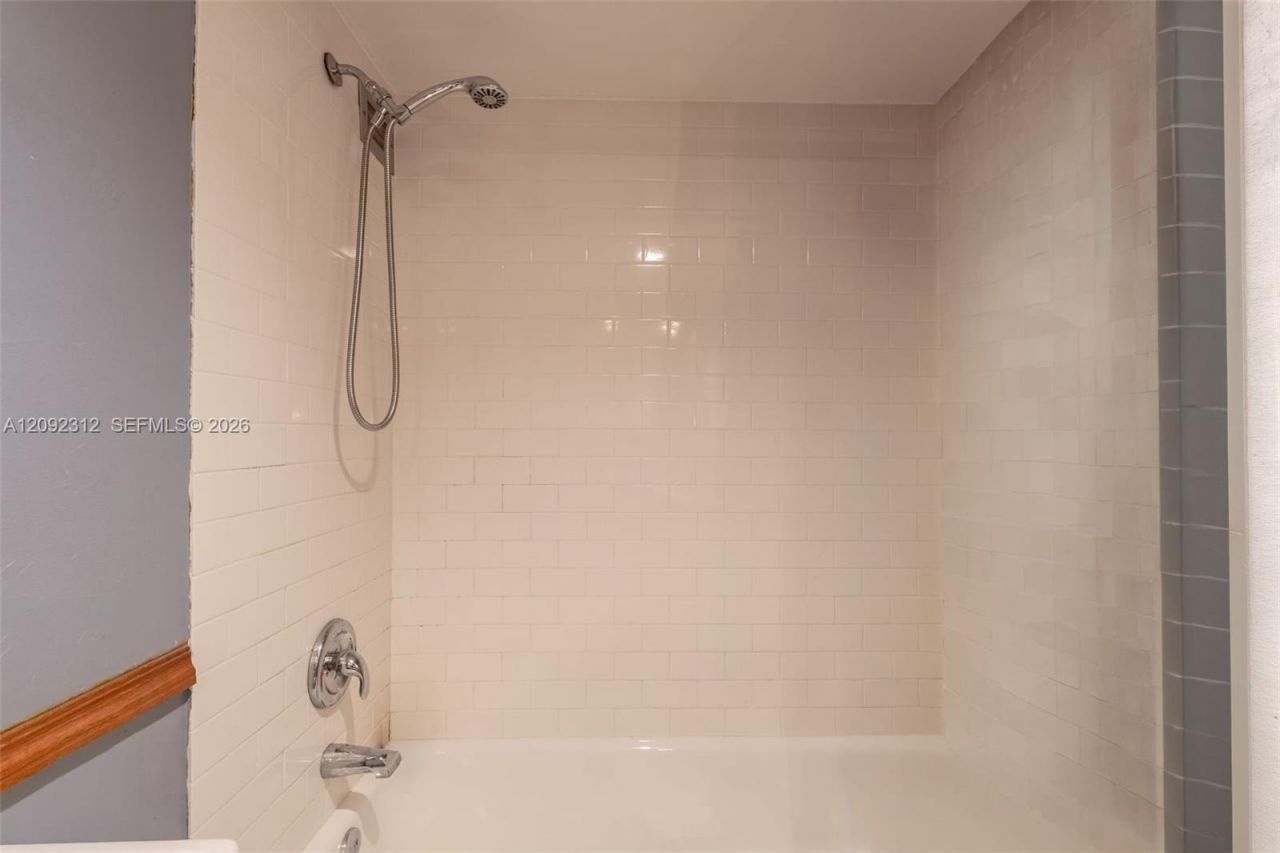 11111 Biscayne Blvd, Unit 6B, Miami, FL 33181 Photo