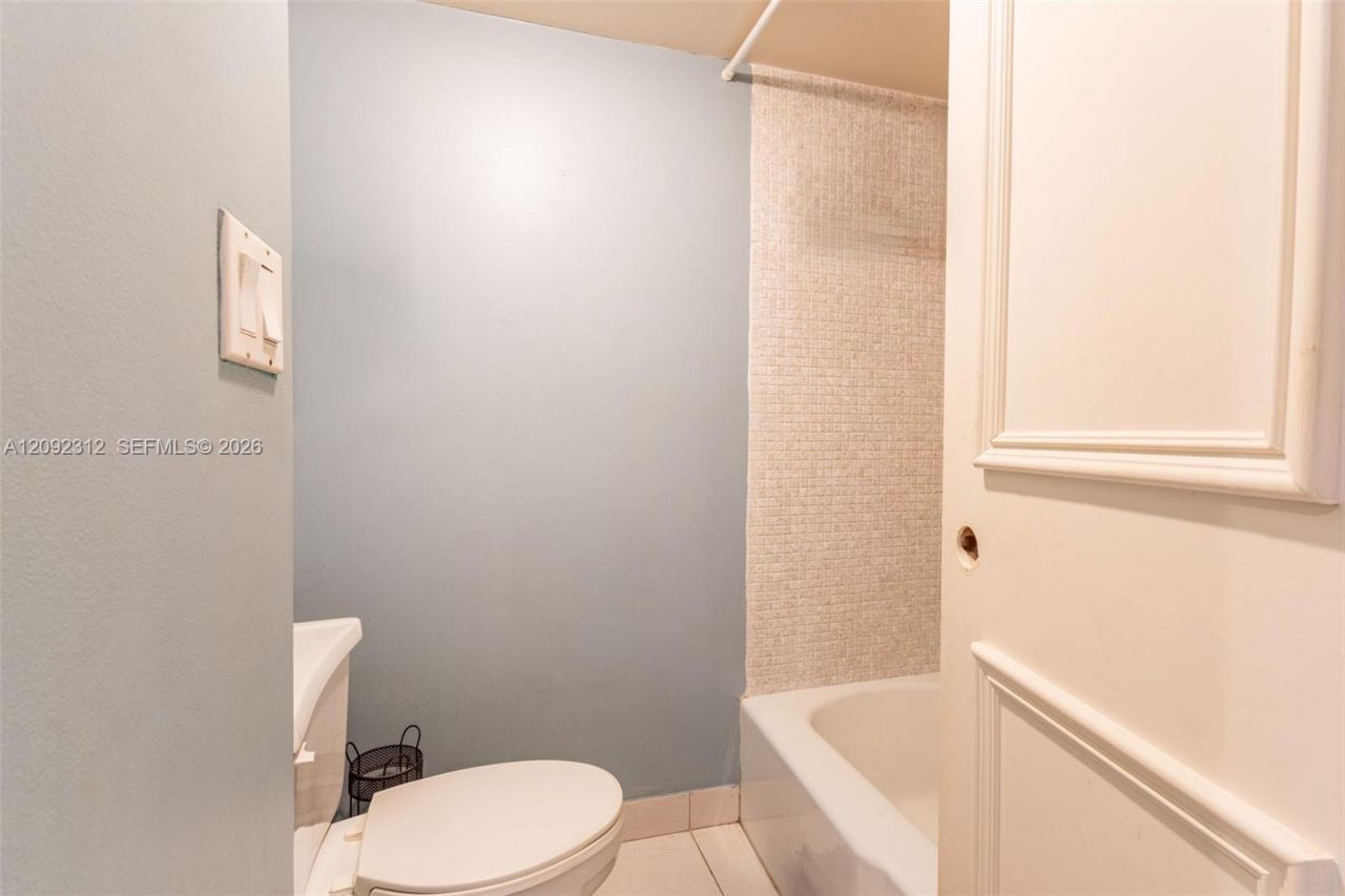 11111 Biscayne Blvd, Unit 6B, Miami, FL 33181 Photo