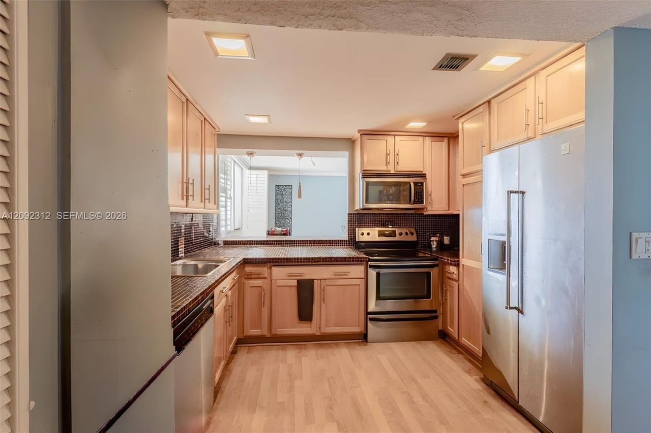 11111 Biscayne Blvd, Unit 6B, Miami, FL 33181 Photo