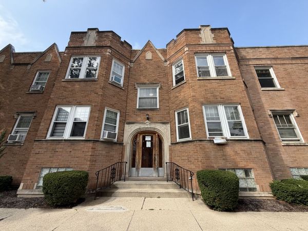 4208 W Cullom Avenue , Unit 2, Chicago, IL 60641
