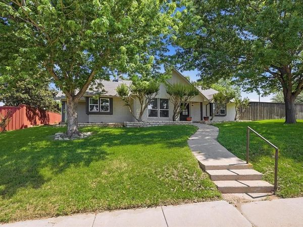 2625 Ramblewood Drive, Carrollton, TX 75006