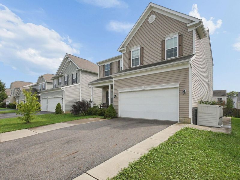 6359 Oak Trail Drive , Galloway, OH 43119 Photo 3