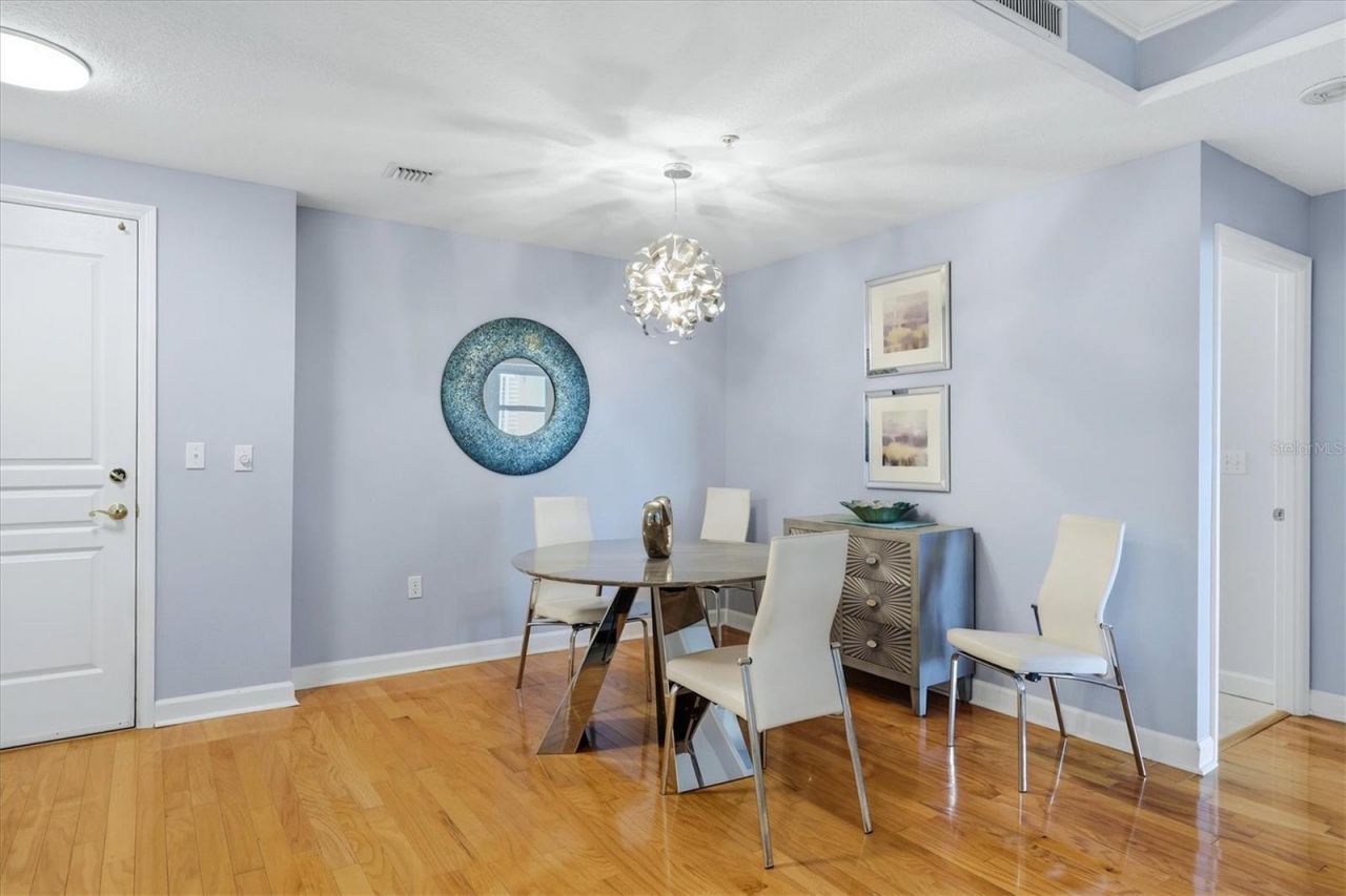 750 N Tamiami Trail, Unit 517, Sarasota, FL 34236 Photo