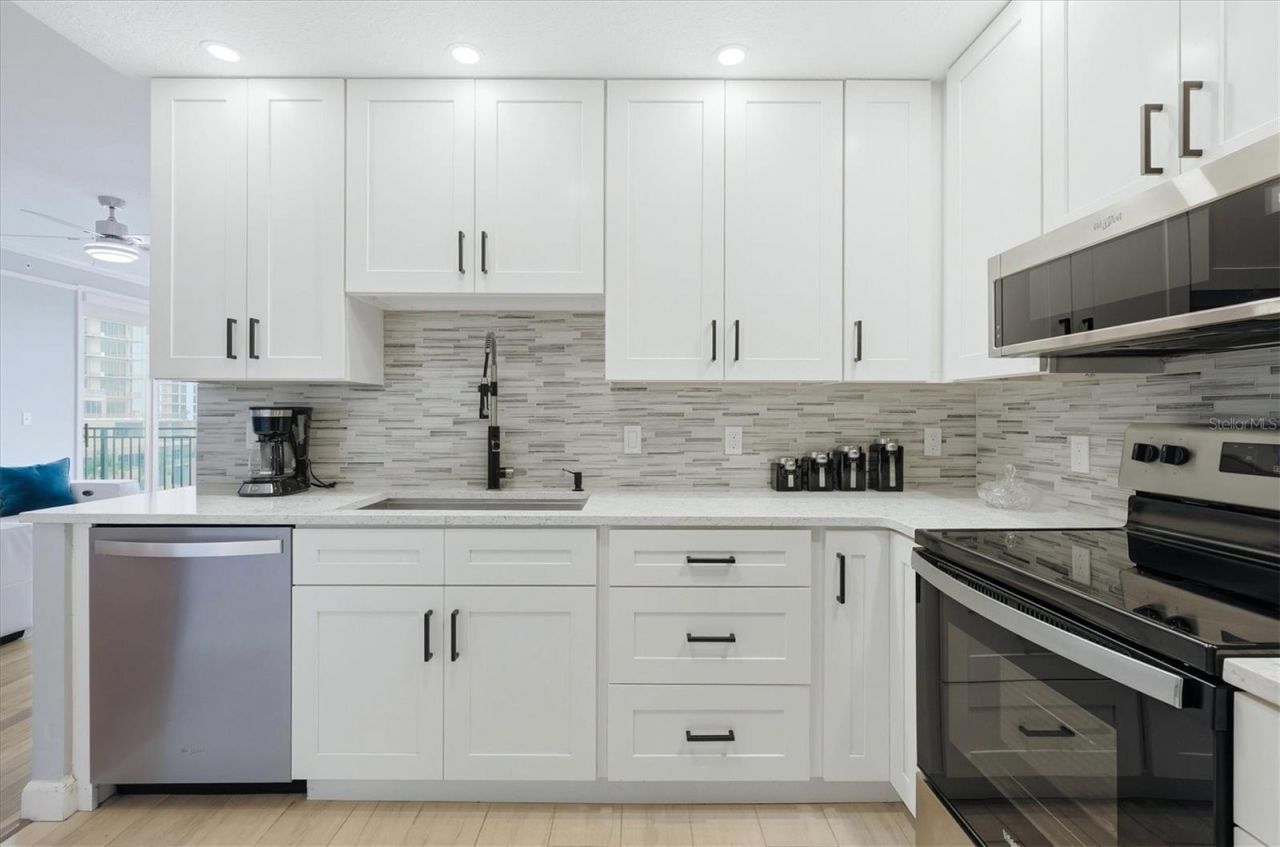 750 N Tamiami Trail, Unit 517, Sarasota, FL 34236 Photo
