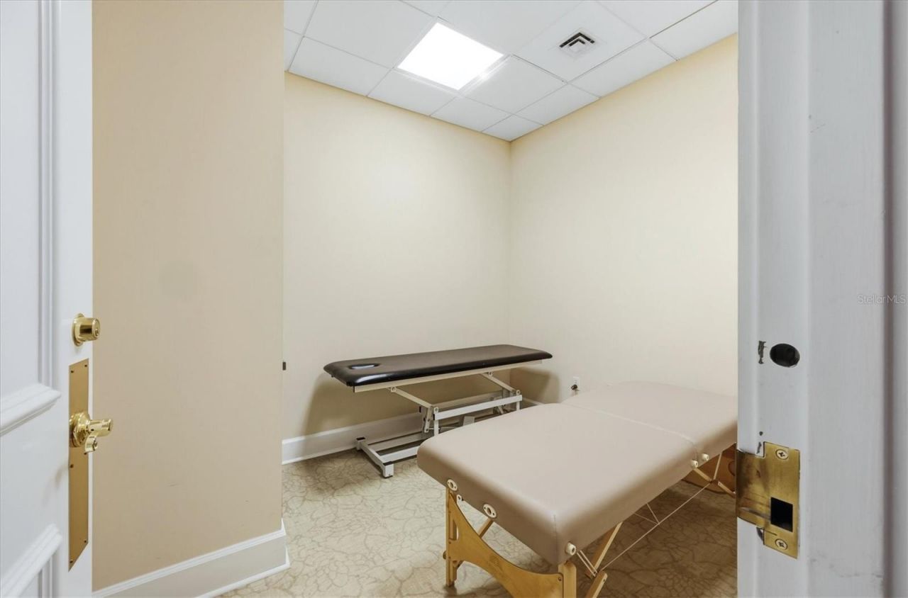 750 N Tamiami Trail, Unit 517, Sarasota, FL 34236 Photo