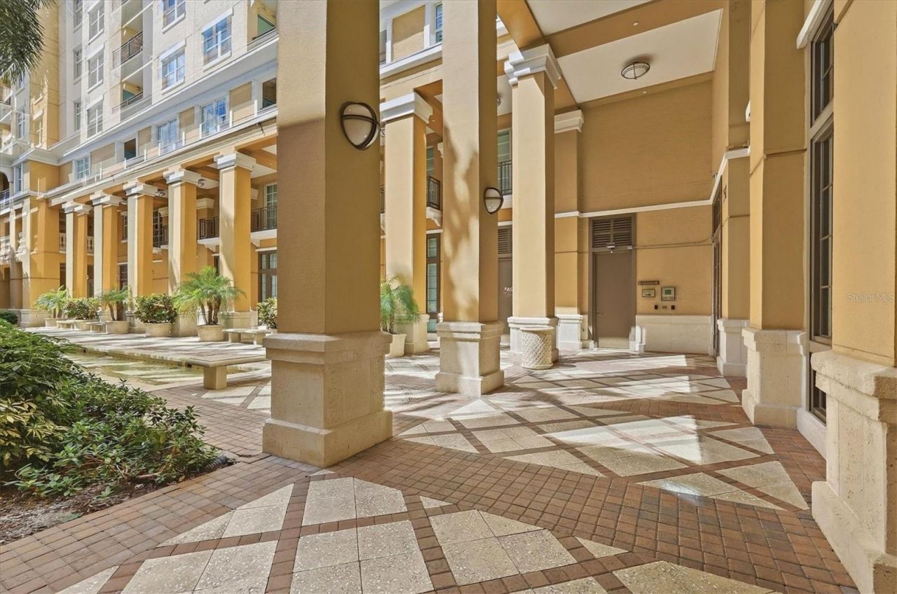 750 N Tamiami Trail, Unit 517, Sarasota, FL 34236 Photo