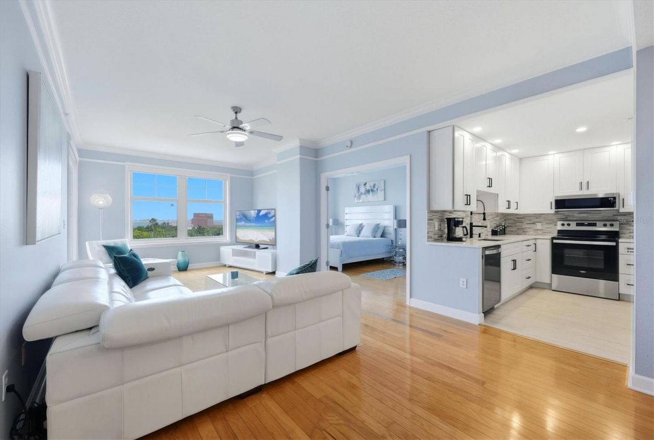 750 N Tamiami Trail, Unit 517, Sarasota, FL 34236 Photo
