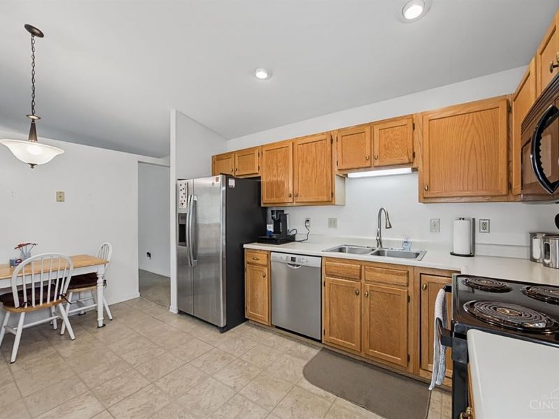 8742 Carrousel Park Circle, Unit 91, Colerain Township, OH 45251 Photo 11