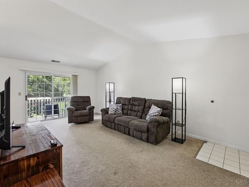 8742 Carrousel Park Circle, Unit 91, Colerain Township, OH 45251 Photo 5