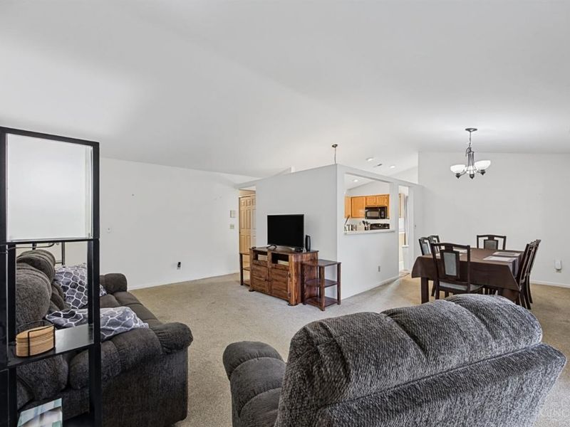 8742 Carrousel Park Circle, Unit 91, Colerain Township, OH 45251 Photo 6