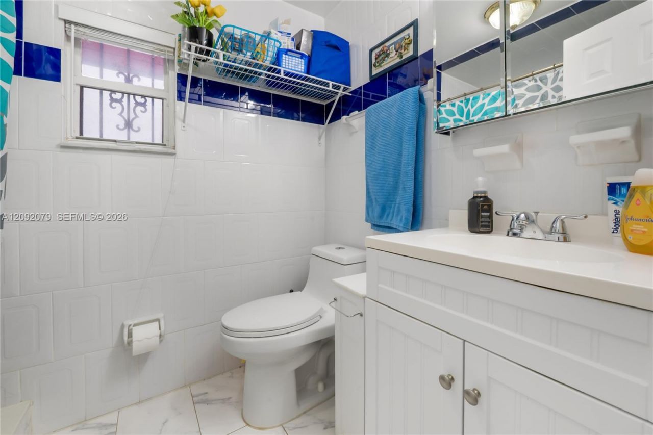 569 SW 5th St , Miami, FL 33130 Photo