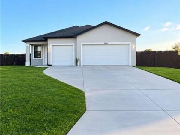 9026 MAC CT , LABELLE, FL 33935