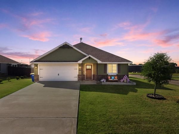 125 Johnson Lane , Hillsboro, TX 76645
