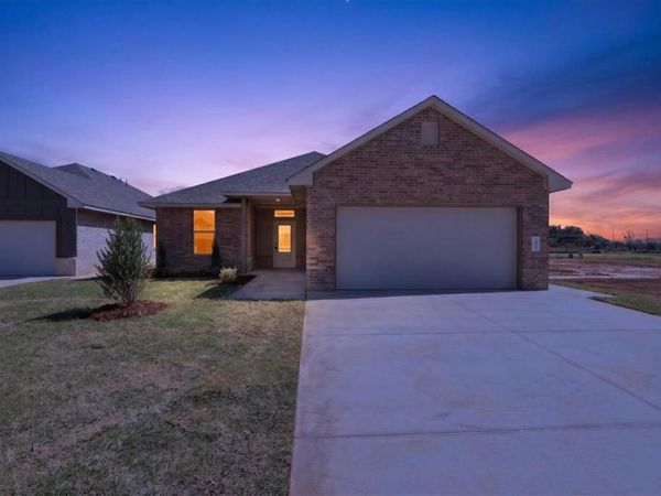 1924 Sage Valley Terrace, Yukon, OK 73099