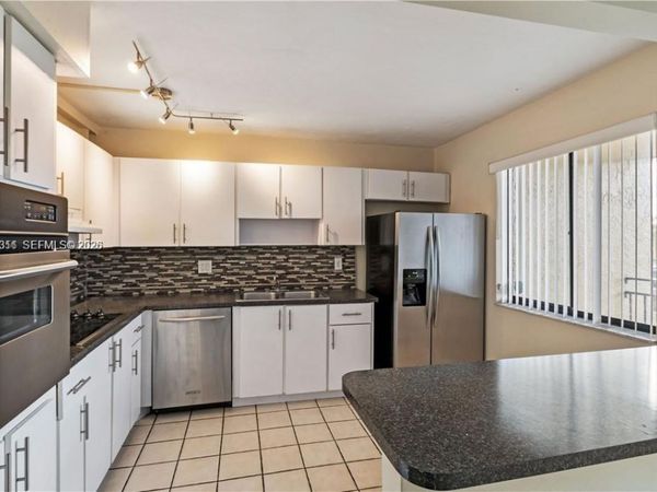 321 Lakeview Dr , Unit 204, Weston, FL 33326