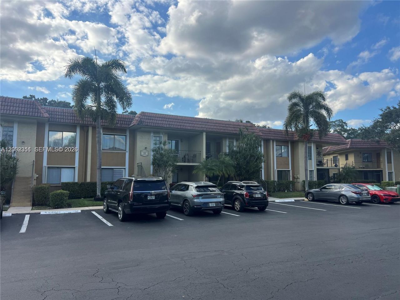 321 Lakeview Dr , Unit 204, Weston, FL 33326 Photo