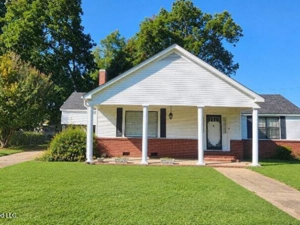 104 E South Avenue, Crenshaw, MS 38621