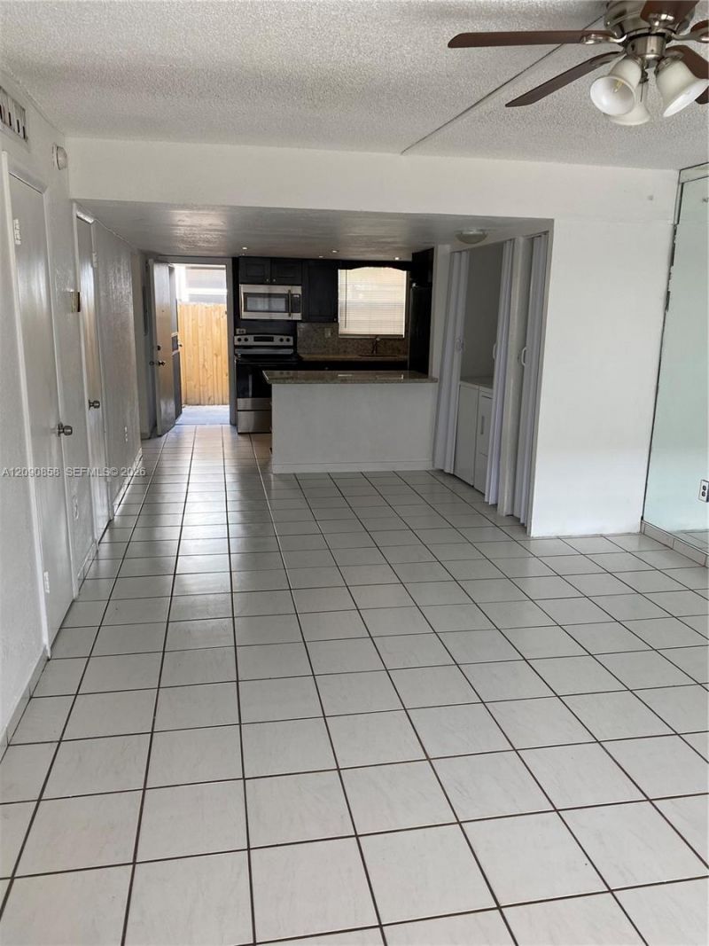 1460 NE 151st St, Unit 102, Miami, FL 33162 Photo