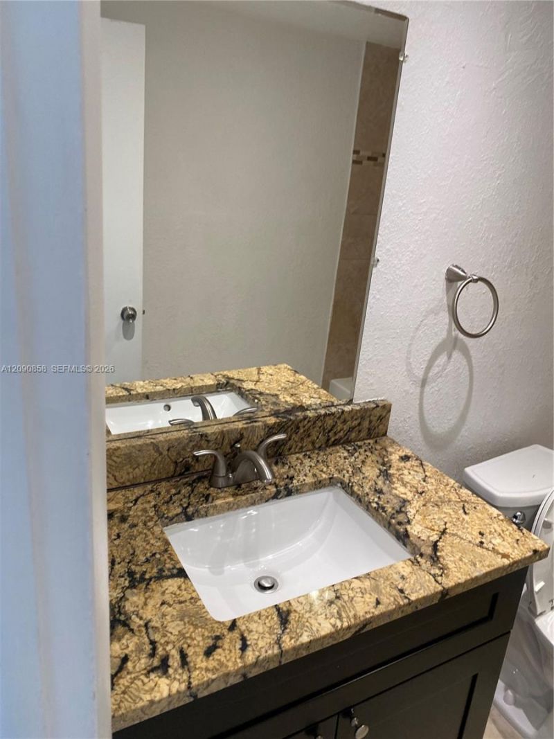 1460 NE 151st St, Unit 102, Miami, FL 33162 Photo