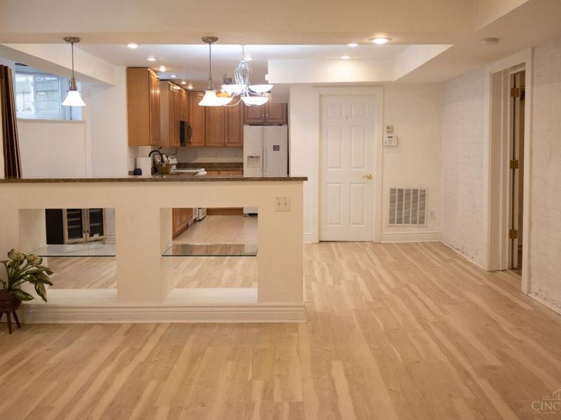 348 Thrall Street, Unit 1, Cincinnati, OH 45220 Photo 4