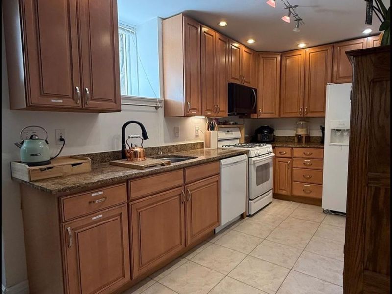 348 Thrall Street, Unit 1, Cincinnati, OH 45220 Photo 7