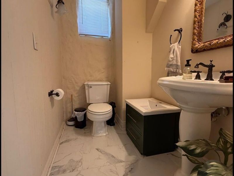 348 Thrall Street, Unit 1, Cincinnati, OH 45220 Photo 9