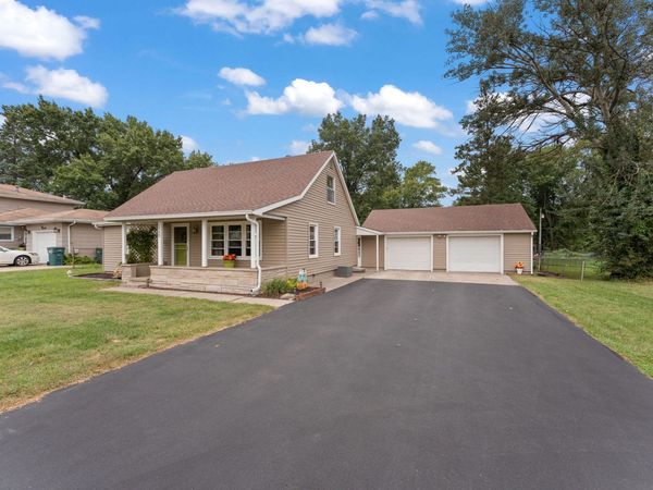 1703 E Glendale Boulevard , Valparaiso, IN 46383