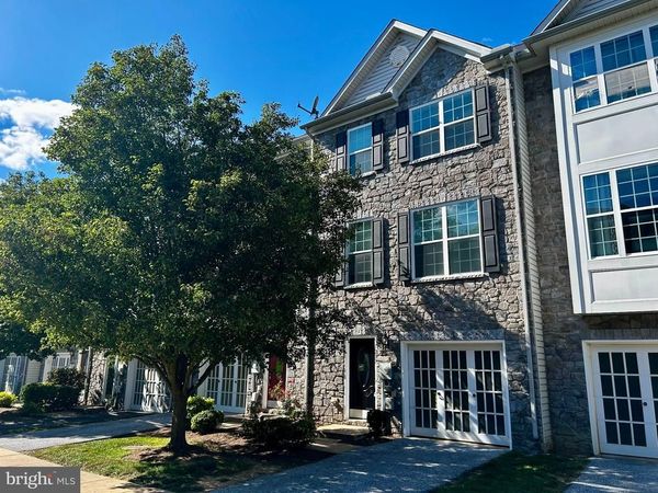 1237 STONEHAVEN WAY , YORK, PA 17403