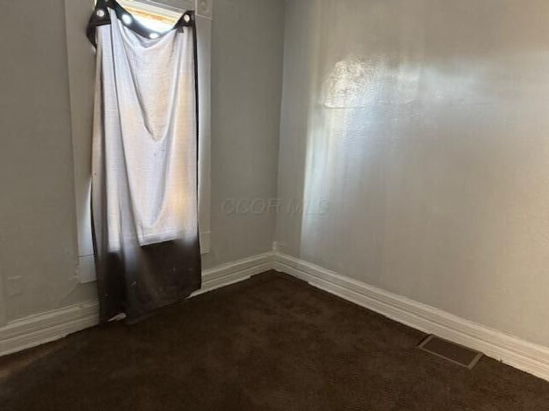 1527 E Hudson Street, Columbus, OH 43211 Photo 8