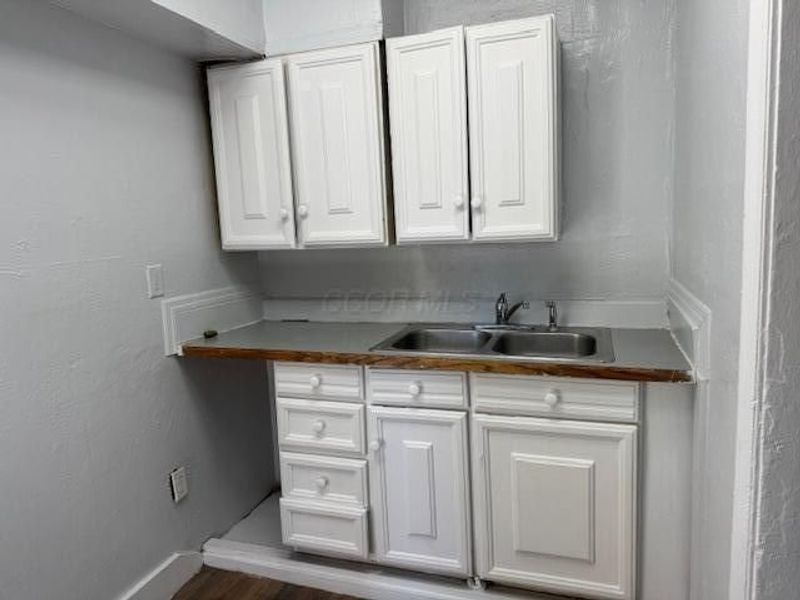 1527 E Hudson Street, Columbus, OH 43211 Photo 9