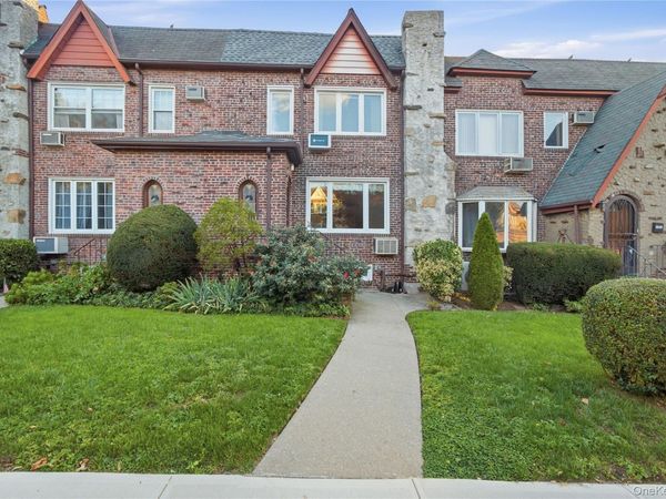 64-62 82nd Place , Middle Village, NY 11379