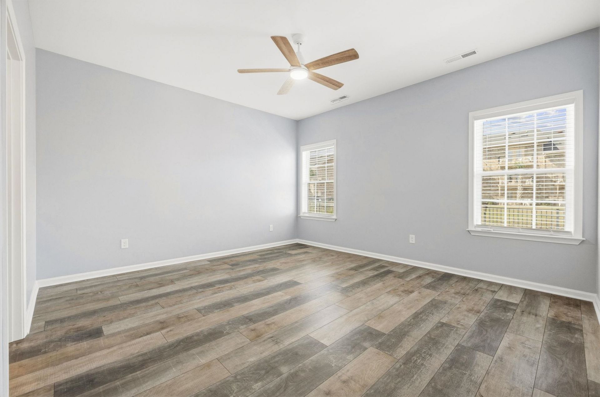 268 Lifestyle Court Photo 30