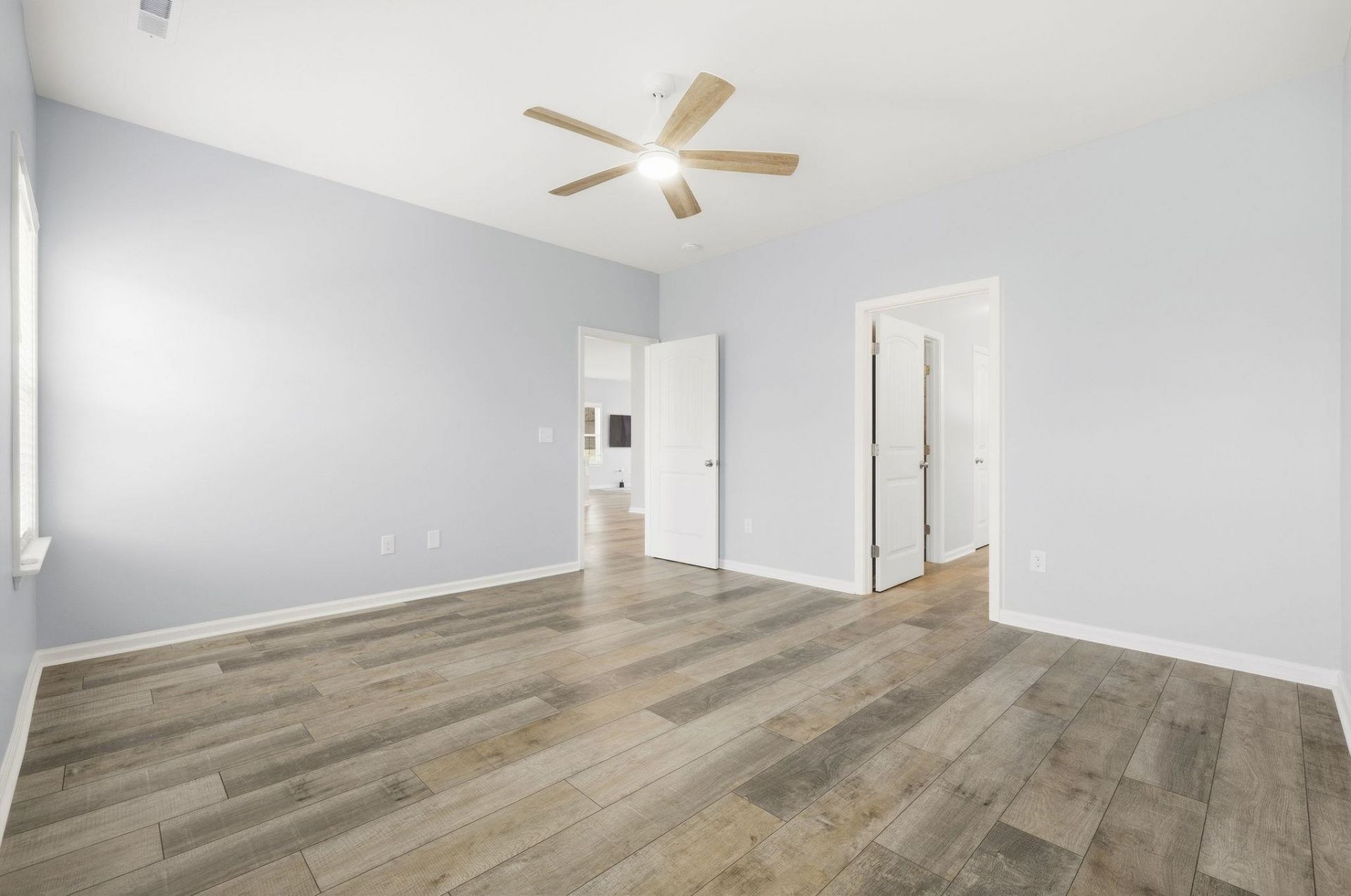 268 Lifestyle Court Photo 31