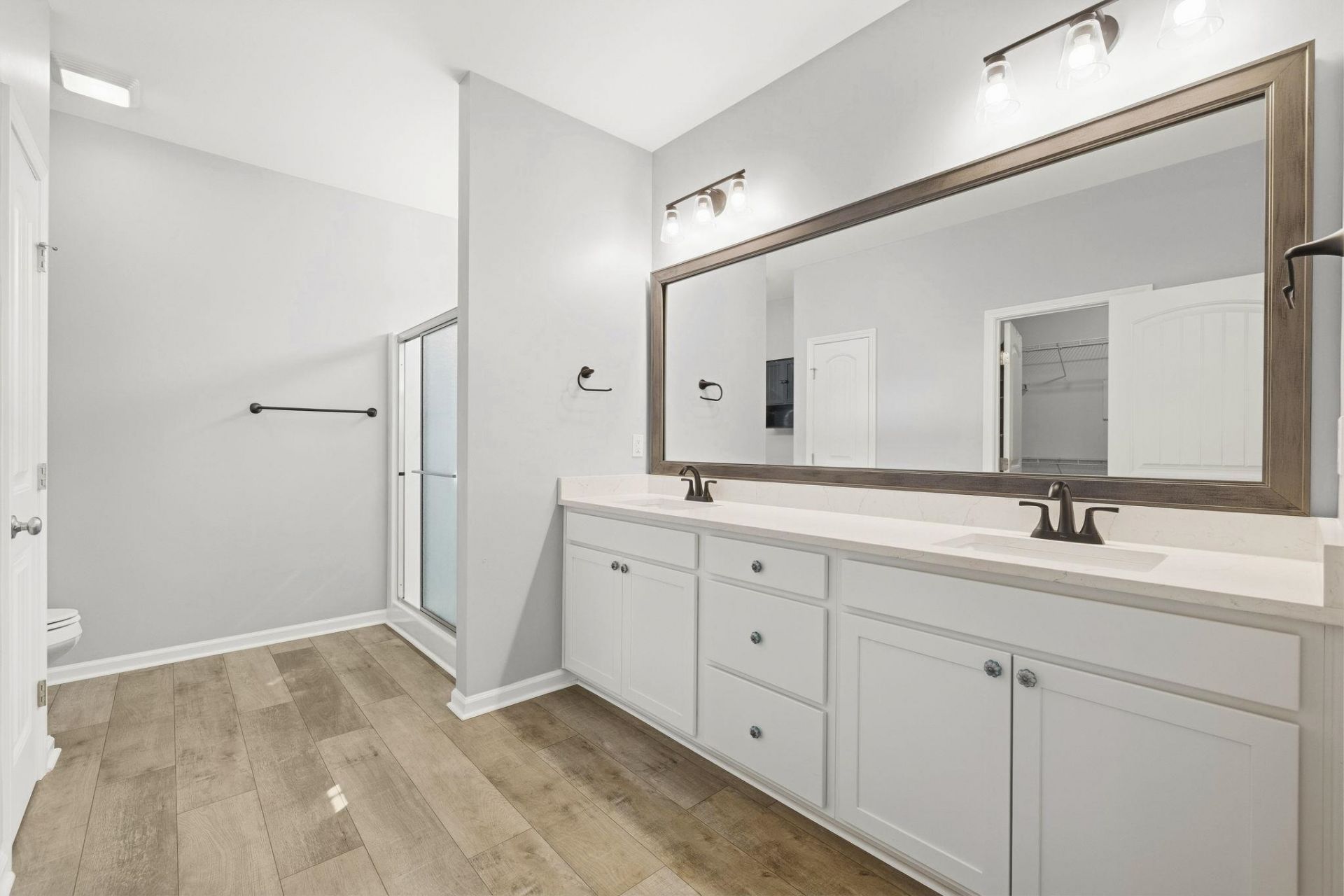 268 Lifestyle Court Photo 32